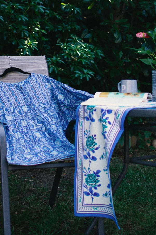 Floral Table runner blue white
